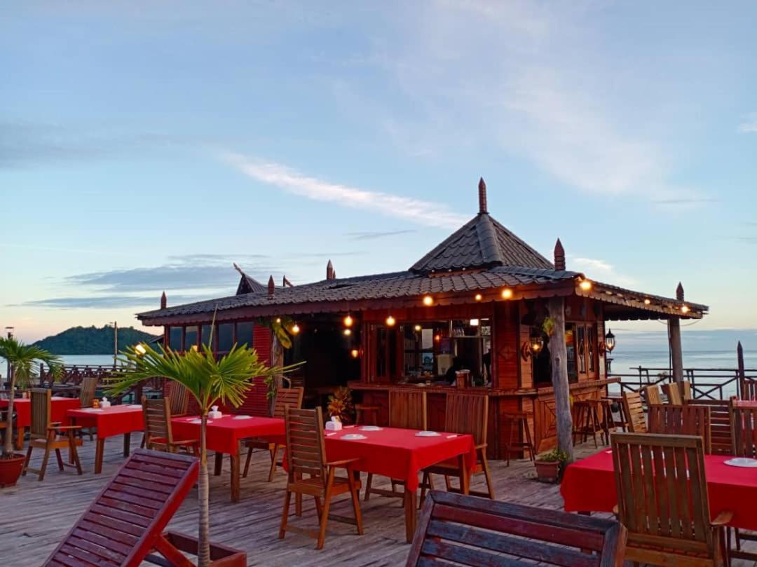 Parapat Water Village Resort Semporna Kültér fotó